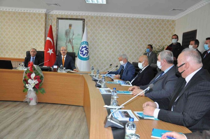 Yök Başkanı Prof. Dr. Özvar: “Eğitim-öğretim Devam Ediyor”