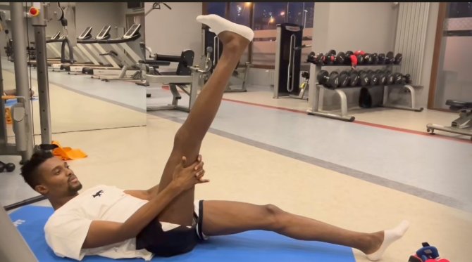 Bernard Mensah Çalışmalarını Sürdürüyor