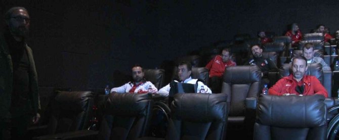 Ampute Milli Futbol Takımı “Kesişme İ̇yi Ki Varsın Eren” Filmini İzledi