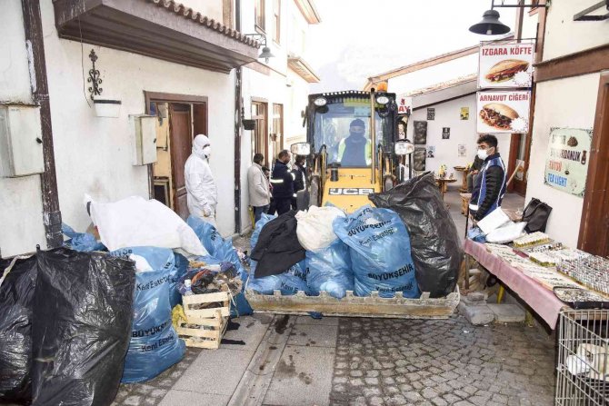 Başkentteki Tarihi Mekanlarda Temizlik Çalışmaları