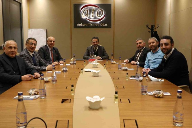 Ato Başkan Yardımcısı Yılmaz, İ̇zmir Caddesi’ndeki İşletme Sahipleriyle Görüştü