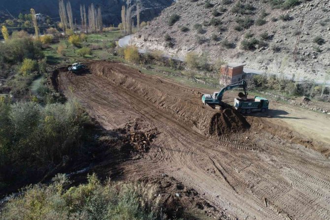 Sular Altında Kalacak Olan İlçede Sadece Evler Değil Toprak Da Tahliye Ediliyor