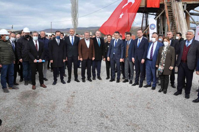 Bakan Pakdemirli: "Seracılık Hızlı Bir Şekilde Büyüyor"