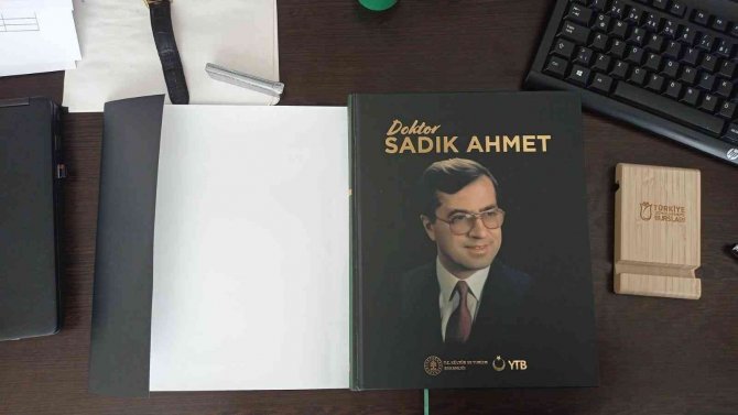 Doktor Sadık Ahmet’in Hayatı, Doğumunun 75’inci Yılında Kitaplaştırıldı