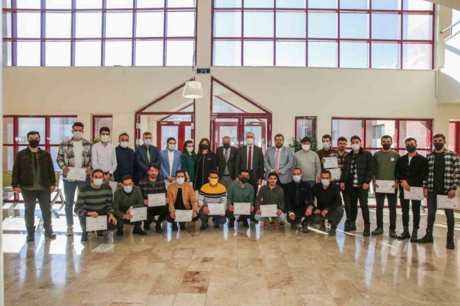 Bayusem Kurslarında Başarılı Olanlara Sertifikaları Verildi