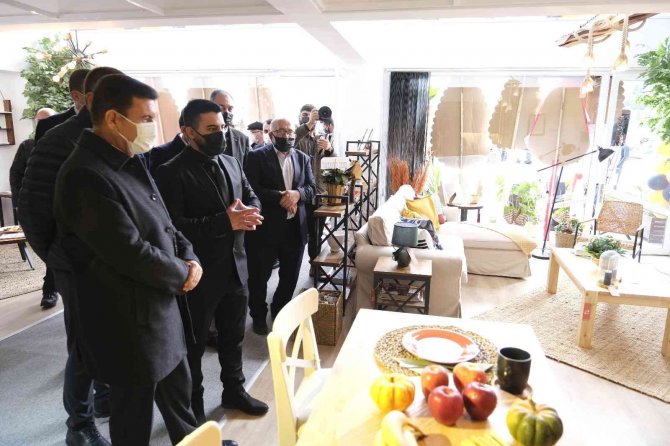 Dünya Markalarıyla Yarışan Kardeşlerin Hikayesini Vali Arslantaş Anlattı