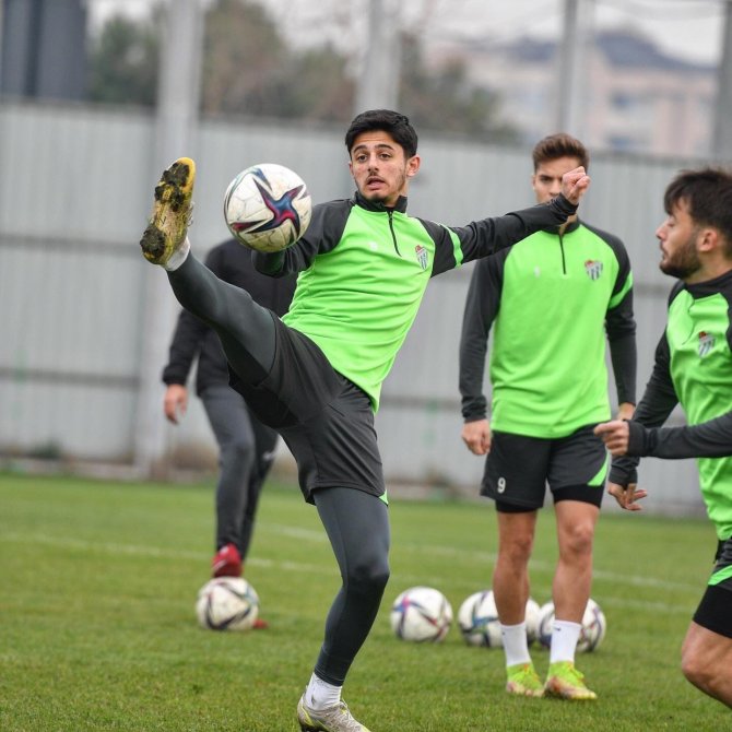 Bursaspor’da Adanaspor Maçı Hazırlıkları Tamamlandı - Yeşil-beyazlı Takım İ̇stanbul’a Hareket Edecek