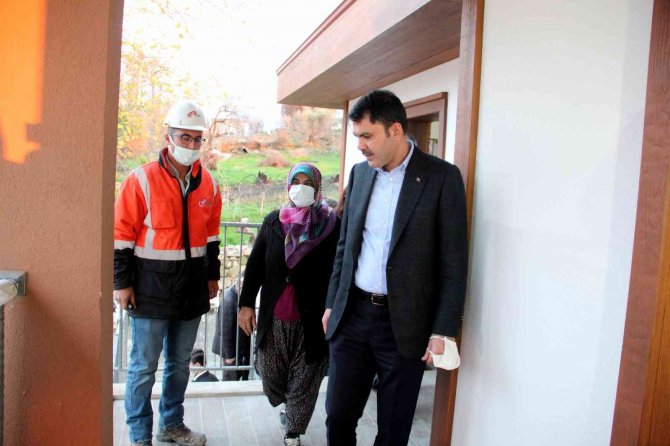 Bakan Kurum: “2-3 Ay İçinde Evler Etap Etap Teslim Edilecek”