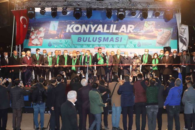 Bakan Kurum Ve Başkan Altay İ̇stanbul’daki Konyalılarla Buluştu