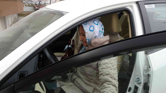 Otomobiline Bomba Düzeneği Yerleştirilen Kadın Konuştu