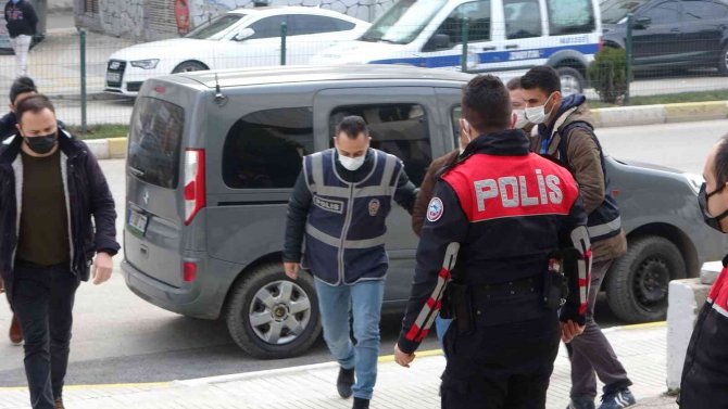 Dini Nikahlı Eşinin Otomobiline Bomba Yerleştirdiği İddia Edilen Şahıs Adliyeye Sevk Edildi