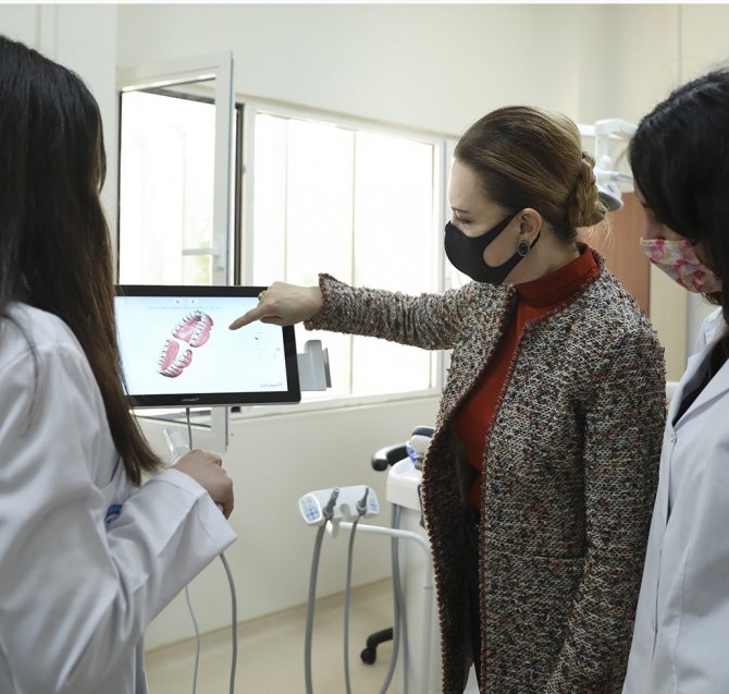 Deü Ağız Ve Diş Sağlığı Uygulama Ve Araştırma Merkezi Açıldı