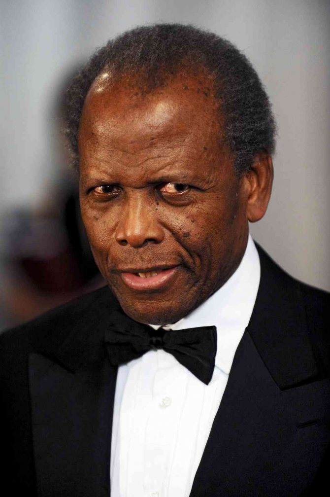 Oscar Kazanan İlk Siyahi Aktör Sidney Poitier 94 Yaşında Hayatını Kaybetti