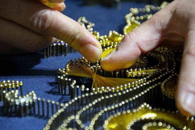 İ̇ki Buçuk Kilometrelik Bakır Telle ‘Osmanlı Devlet Arması’
