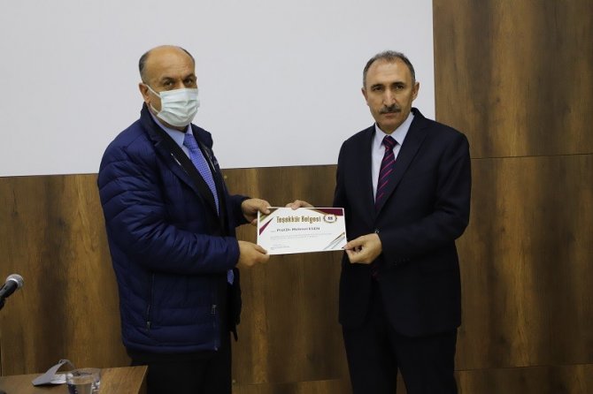 Dünyanın En Etkili Bilim İnsanları Listesine Giren Akademisyenlere Teşekkür Belgesi Verildi