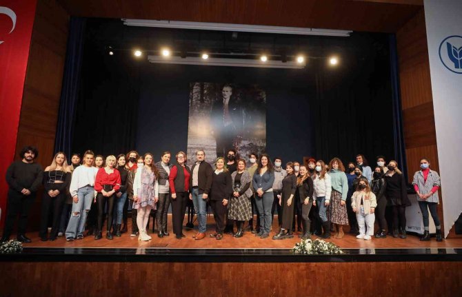 Grammy Ödüllü Sanatçı Öğrencilerle Buluştu