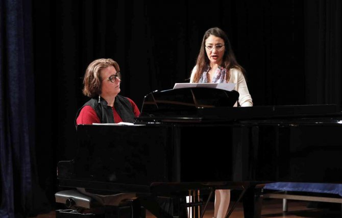 Grammy Ödüllü Sanatçı Öğrencilerle Buluştu