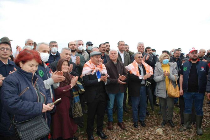 İ̇zmir, Çoban Ateşini Yaktı