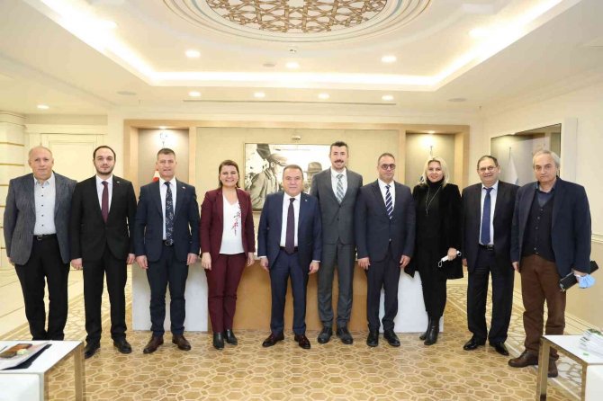 İ̇zmit Belediye Başkanı Antalya’nın Projelerini İnceledi