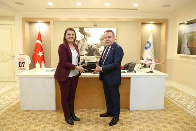 İ̇zmit Belediye Başkanı Antalya’nın Projelerini İnceledi