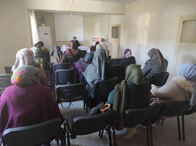 Elazığ’da "İ̇slam’da Aile Ve Kadın" Semineri Düzenlendi