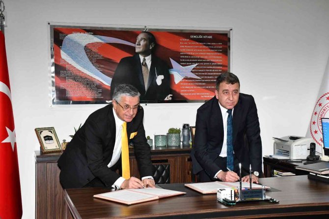 Kemer Belediyesi İle Milli Eğitim Müdürlüğü Arasında ‘Hayat Boyu Öğrenme’ Protokolü