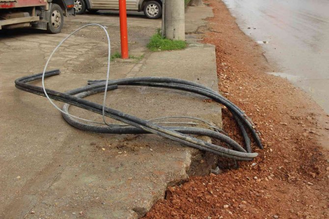 9 Aydır Bitmeyen Proje Esnafı İsyan Ettirdi
