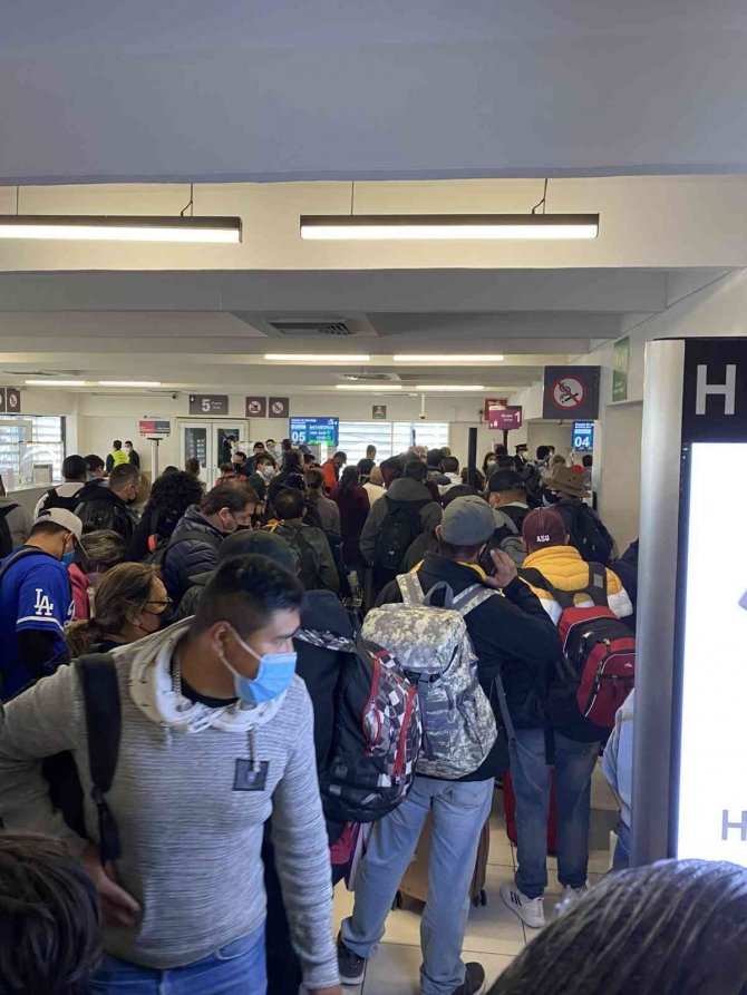 Meksika’da 75 Pilot Covid-19’a Yakalandı, Hava Ulaşımı Felç Oldu