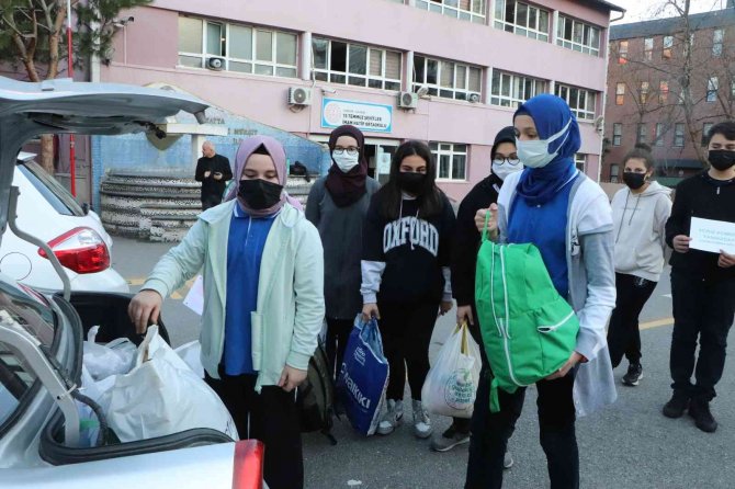 Samsun’daki Okuldan Evi Yanan Aileye Destek