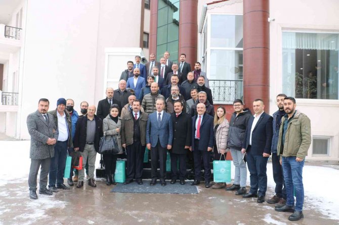 Rektör Yıldız; “Öğrenciler 2 Yıllık Bölümleri Tercih Ediyor’’