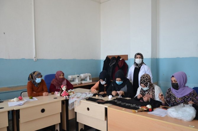 Tercan Halk Eğitim Merkezi Kurslara Tam Gaz Devam Ediyor