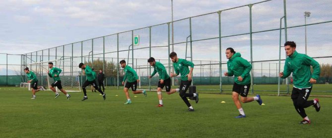 Sivas Belediyespor’un Antalya Kampı Sürüyor