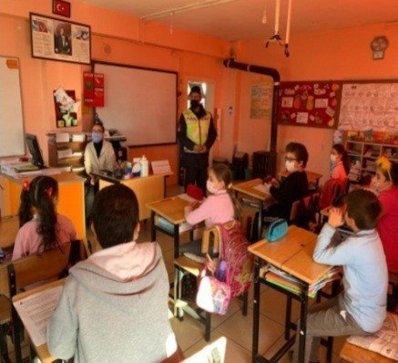 Jandarmadan Öğrencilere Trafik Eğitimi