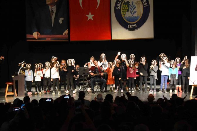 Barış Manço Salihli’de Şarkılarıyla Anıldı