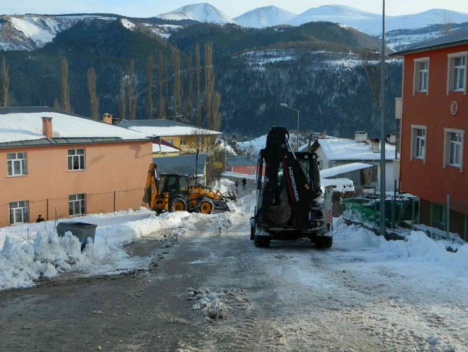 Posof Belediyesi’nin Kar Çalışması Devam Ediyor