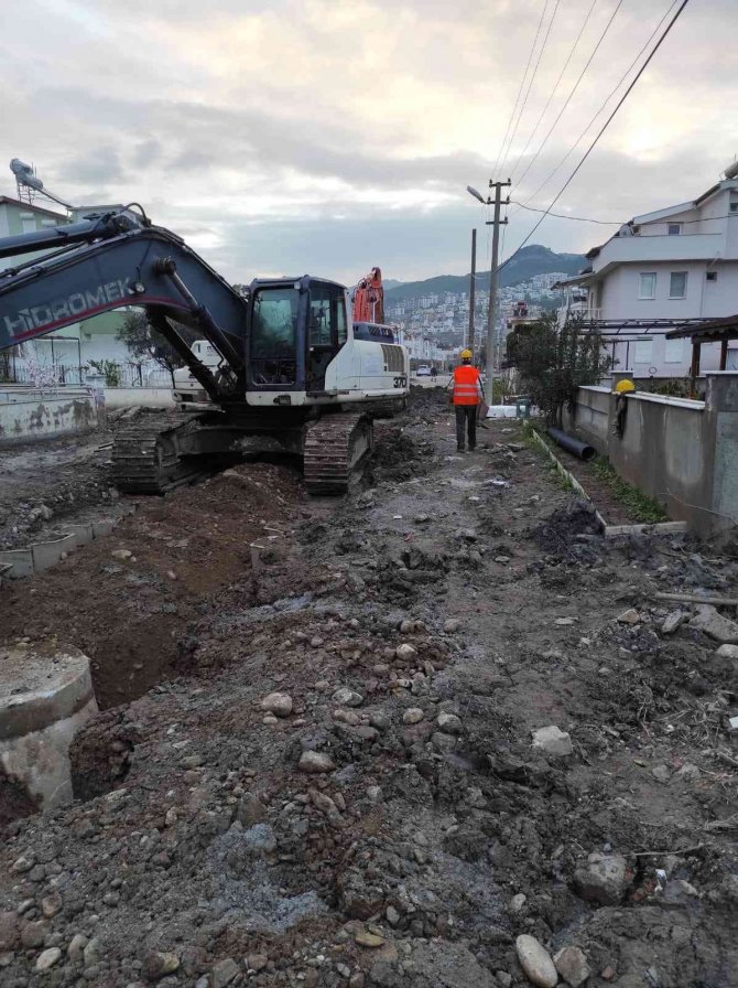 Aski̇ Altyapı Çalışmalarını Sürdürüyor