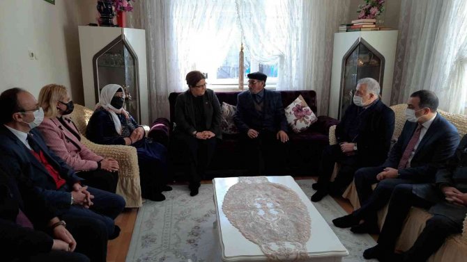 Bakan Yanık Kars’ta Şehit Aileleriyle Bir Araya Geldi
