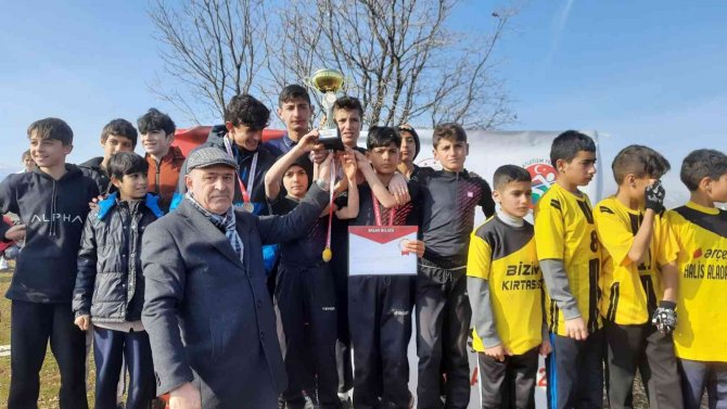 Bingöl’deki Kros Yarışmasında 289 Sporcu Ter Döktü