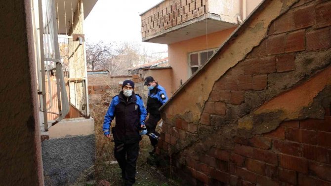 Çorum Polisinden Metruk Evlere Denetim