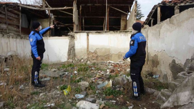 Çorum Polisinden Metruk Evlere Denetim