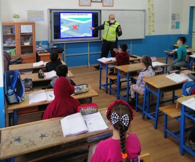 Jandarma Timleri Okul Okul Gezip Trafik Dersi Veriyorlar