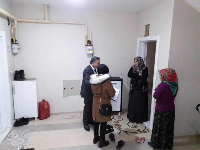 Yazıkonak’ta Halkın Öneri, İstek Ve Şikayetleri Kapı Kapı Ziyaret Edilerek Alınıyor