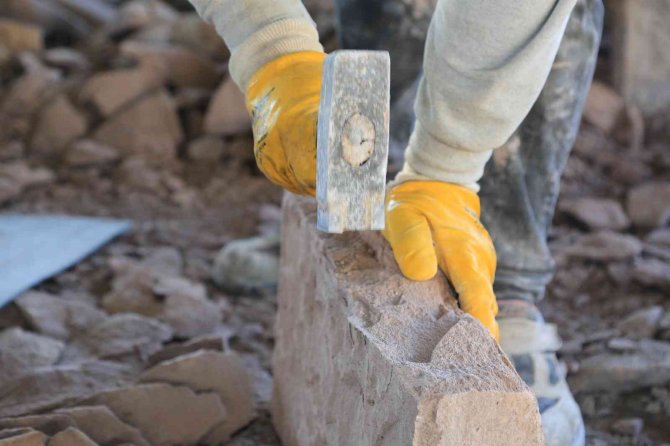 Gölbaşı’nın Yapıları Andezit Taşı İle İnşa Edilecek