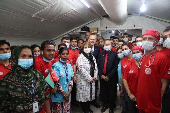 İ̇çişleri Bakanı Soylu’dan Bangladeş’te Arakanlı Müslümanların Kaldığı Kampa Ziyaret