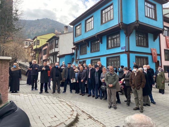 Ümraniye Muhtarlar Derneği Üyeleri Afyonkarahisar’ın Tarihi Sokaklarını Gezdi