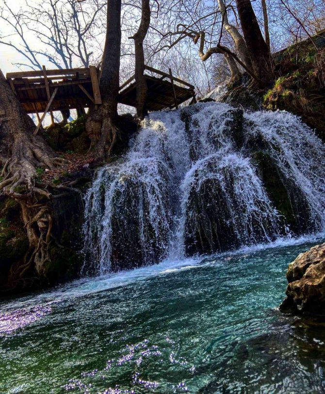 Döngel Şelalesi Görenleri Kendine Hayran Bırakıyor