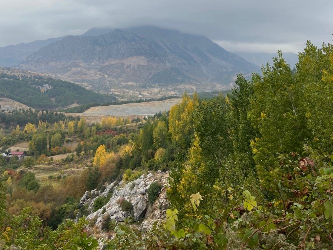 Döngel Şelalesi Görenleri Kendine Hayran Bırakıyor