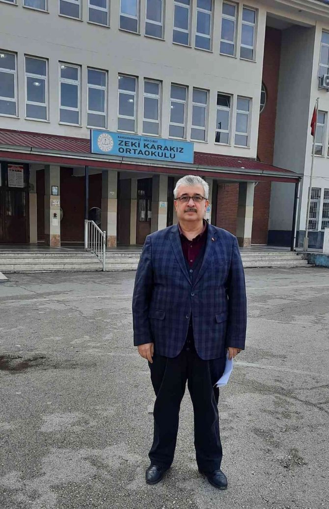 54 Yaşında Hem Gazeteci, Hem Öğrenci