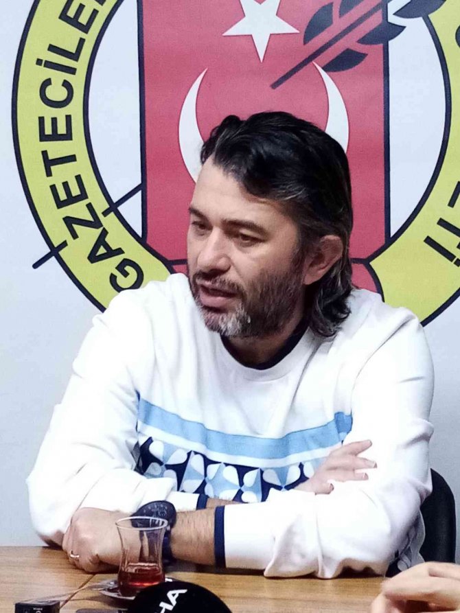 Bandırmaspor Başkanı Onur Göçmez: "Kupada Üç Büyüklerden Birini İsteriz"