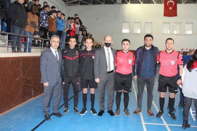 Şampiyon Tevfik İ̇leri Anadolu Lisesi